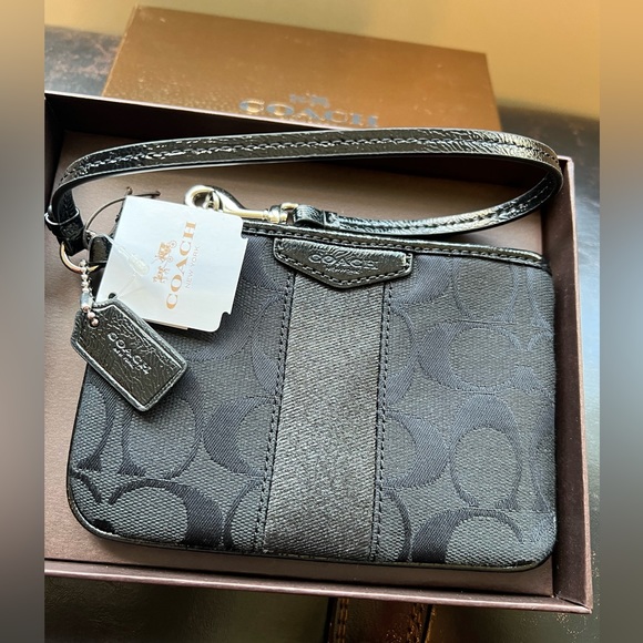 COACH black wristlet! Brand New with tags & care cards. Gold box. Beautiful! 🖤 - Picture 5 of 8